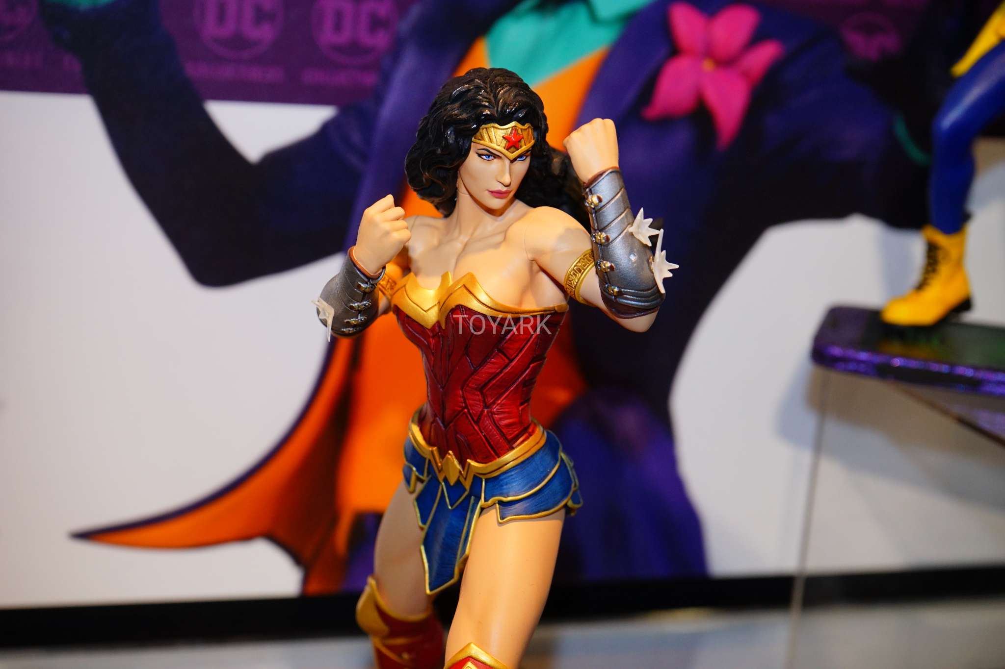Toy Fair 2018 - DC Collectibles - DC Core - Mulher Maravilha
