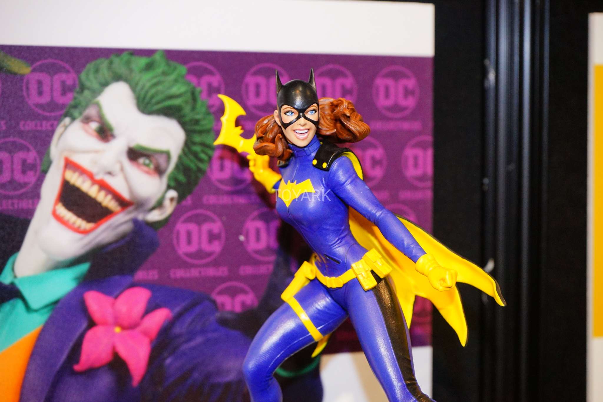 Toy Fair 2018 - DC Collectibles - Batgirl em PVC