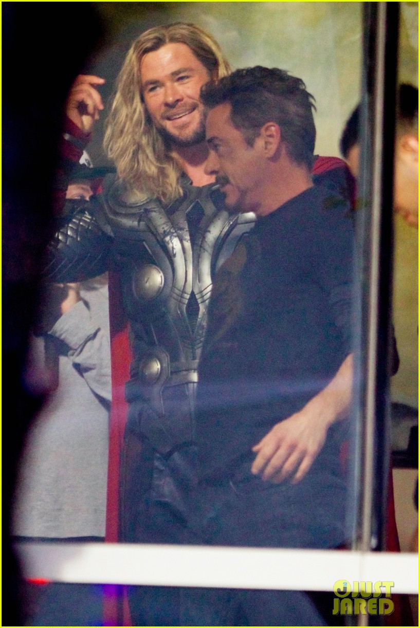 Fotos do set de filmagem de Vingadores 4 - Tony Stark e Thor