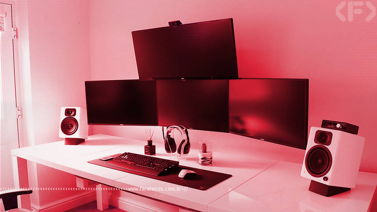 Tá caro ser gamer - PC setup vermelho - Blog Farofeiros